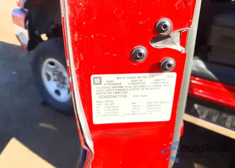 2004 Chevrolet Silverado K2500 Heavy Duty z USA, uszkodzony, nr VIN 1GCHK23144F110145